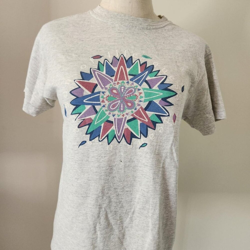 GUESS 90s Vintage Heather Gray Sun of Life Tee. Women's Medium. 100% cotton.